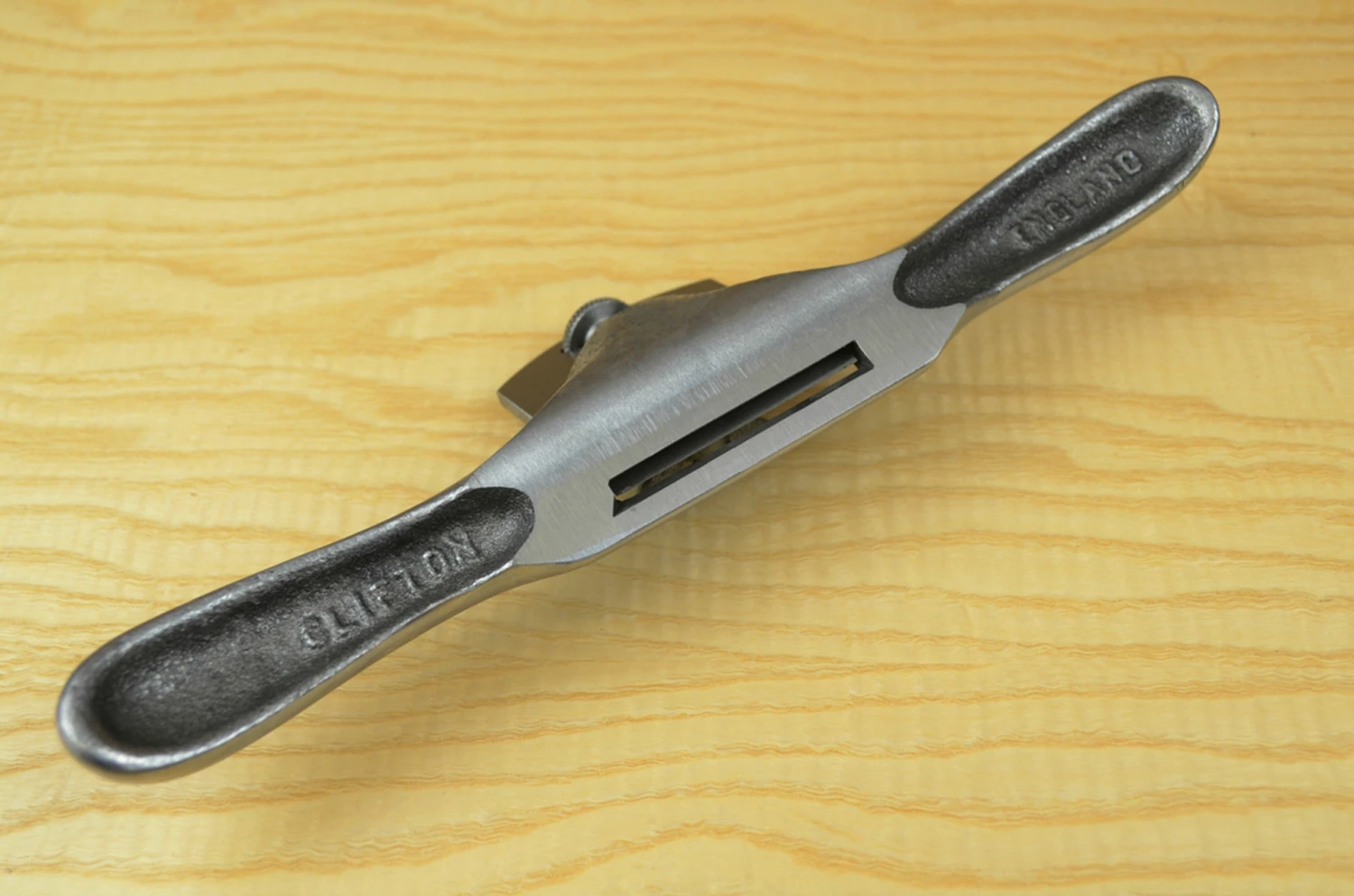 Clifton No 650 Curved Sole Spokeshave - Image 2
