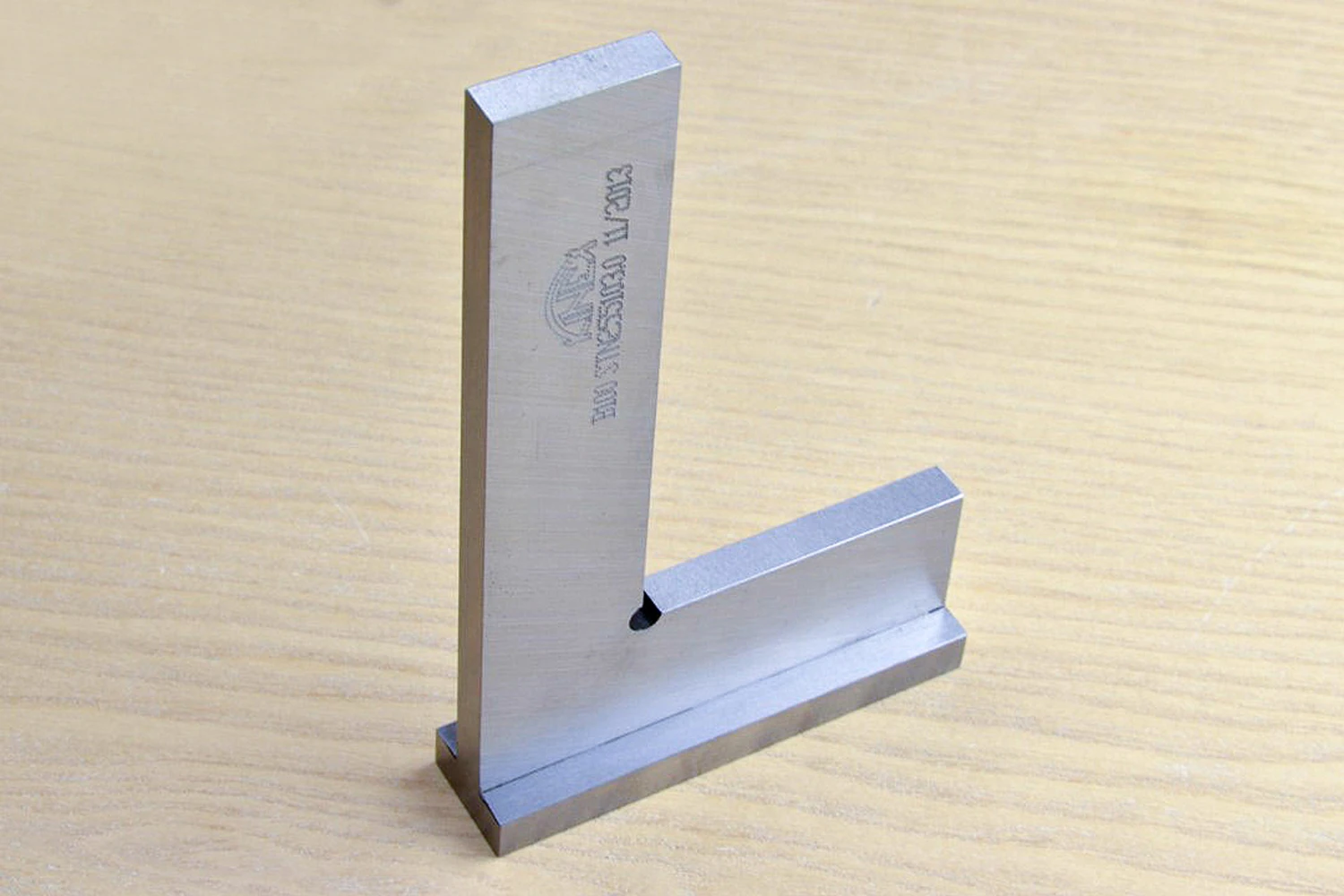 Kinex Hardened Flanged Set-up Square (with Base) 100mm