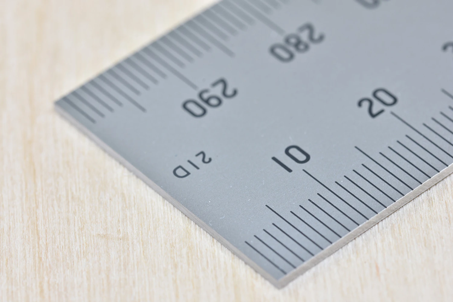 Shinwa Flush Ended Stainless Steel Rule With 4 Scales 300mm - Image 3