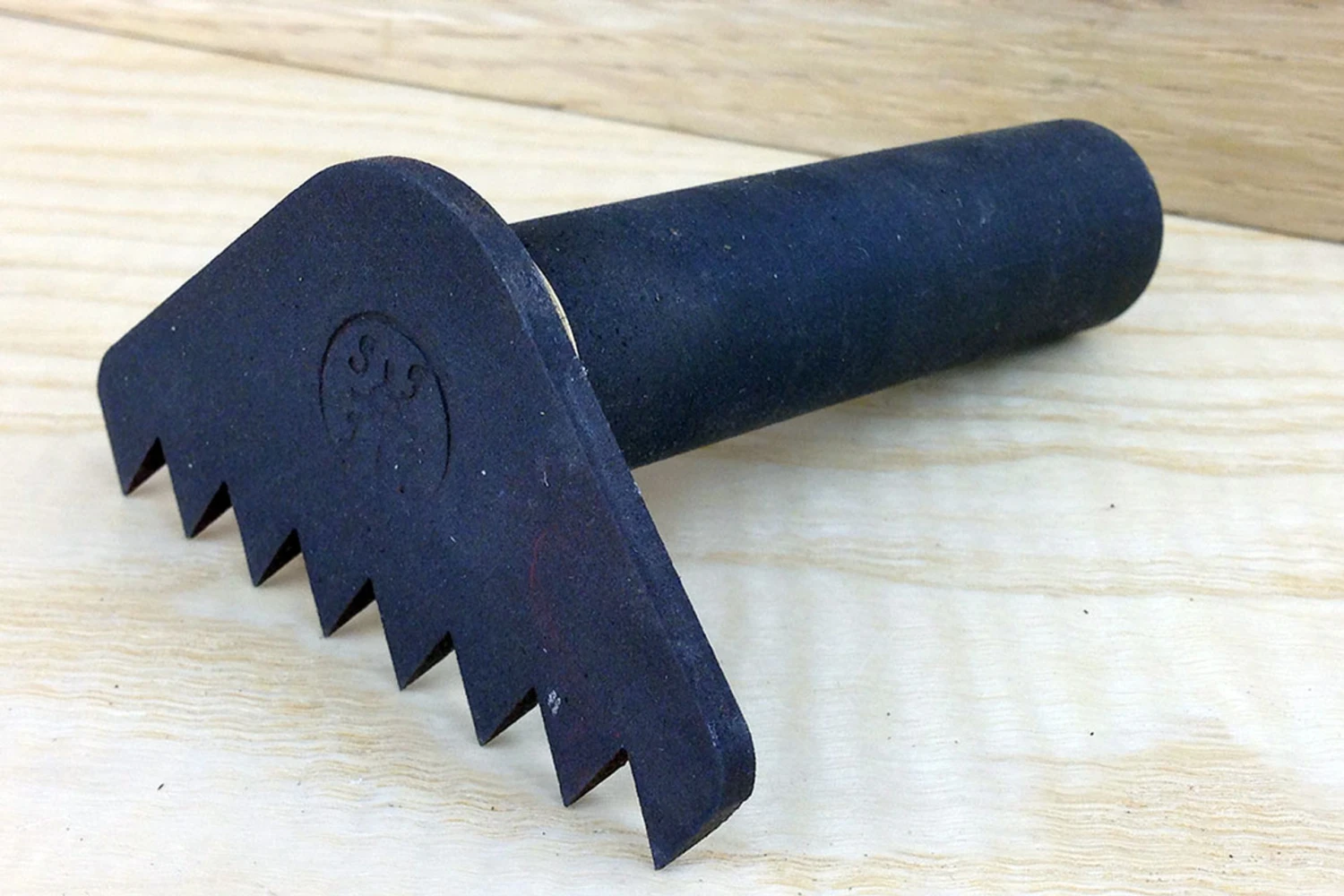 Simon James Toothed Bench Dog - Image 2